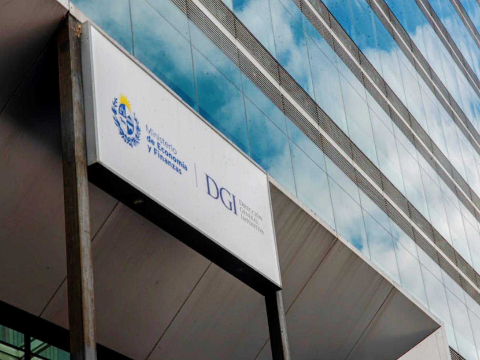 DGI publica lista de 63 “contribuyentes omisos” de IVA